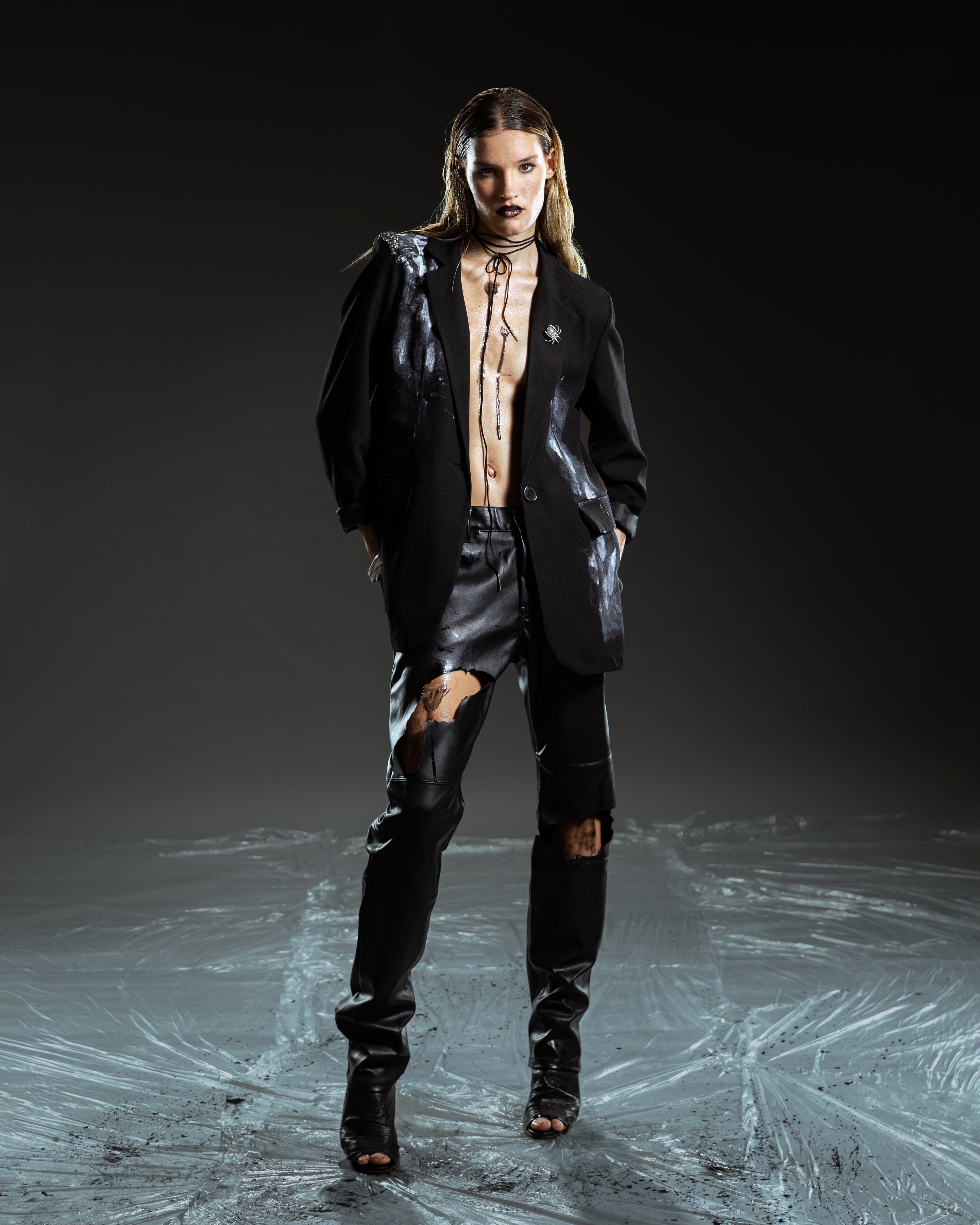 BLACK BLAZER "DANGER"